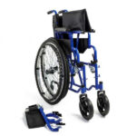 Кресло-коляска для инвалидов FS909 пневмо-колеса, съемные подножки/подлокотники, антиопрокидыват ЮКИ — изображение 2